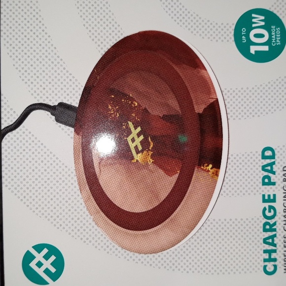 WIRELESS Charging pad By ZAGG 10W - Picture 4 of 11